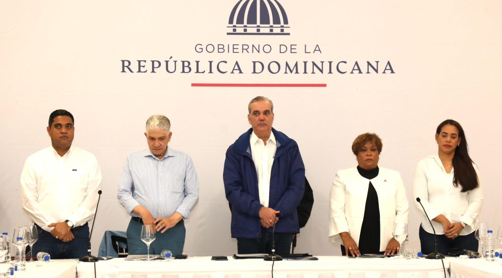 Abinader encabezó este sábado una Mesa de Trabajo con las principales autoridades