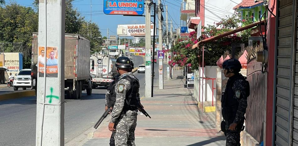 Organizaciones populares inician hoy paro de 48 horas en Navarrete; autoridades refuerzan seguridad Organizaciones populares inician hoy paro de 48 horas en Navarrete; autoridades refuerzan seguridad
