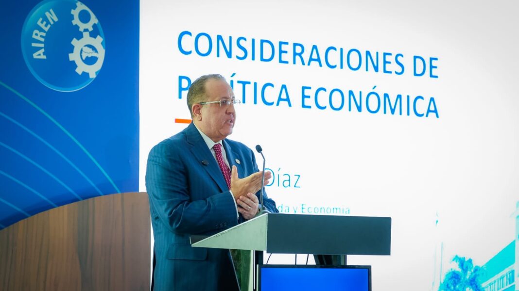 Magín Díaz reafirma la estabilidad de la RD y llama a evitar el pesimismo económico Magín Díaz reafirma la estabilidad de la RD y llama a evitar el pesimismo económico