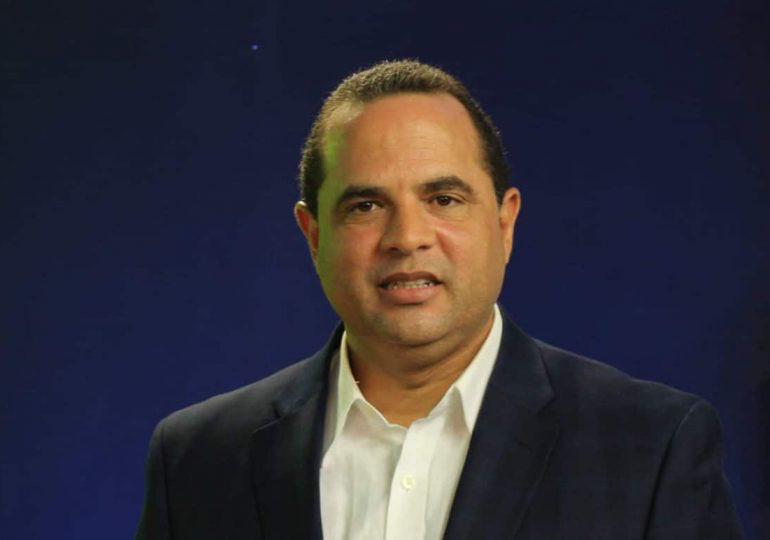 Manuel Crespo denuncia más de un millón 500 mil dominicanos han abandonado RD por crisis económica 2020-2024 Manuel Crespo denuncia más de un millón 500 mil dominicanos han abandonado RD por crisis económica 2020-2024