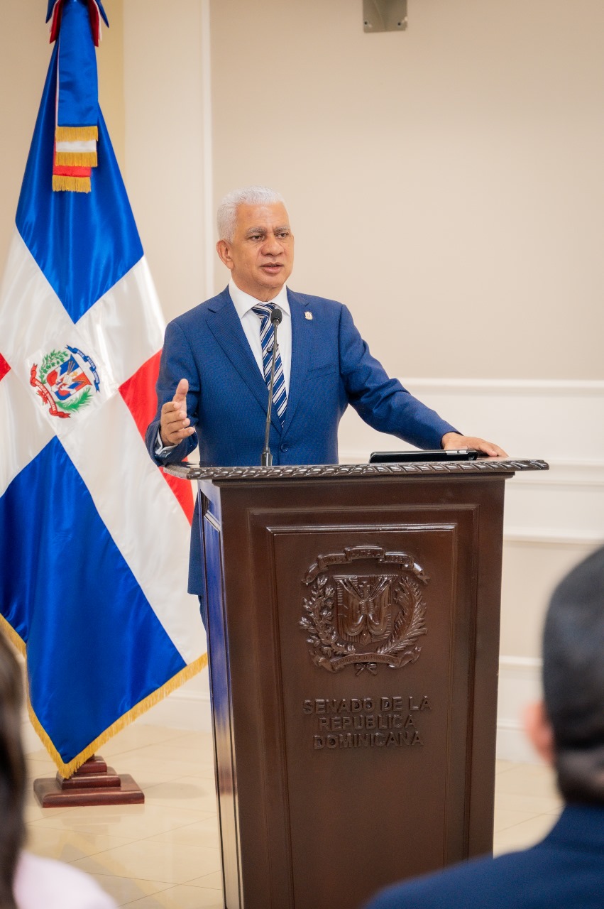 Presidente del Senado, Ricardo de los Santos, valora como positiva la decisión del Gobierno para fortalecer la lucha contra el narcotráfico Presidente del Senado, Ricardo de los Santos, valora como positiva la decisión del Gobierno para fortalecer la lucha contra el narcotráfico