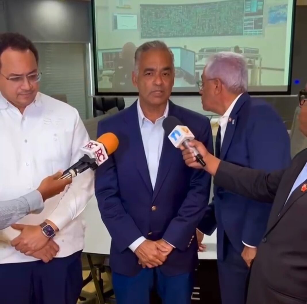 Ministro de Energía y Minas explica causas del apagón nacional y asegura que trabajan para restablecer el servicio Ministro de Energía y Minas explica causas del apagón nacional y asegura que trabajan para restablecer el servicio