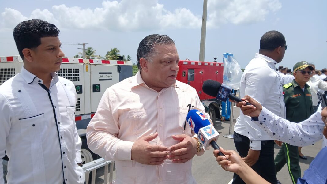 Mario Díaz califica de absurdo e inaplicable propuesta de Senador Omar Fernández sobre indexación salarial y eliminación subsidios sociales