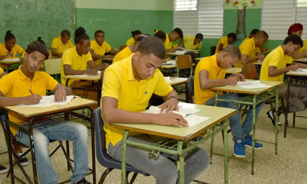 Más del 80 % de participantes y egresados de Prepara y Escuelas Laborales del Minerd valoran positivamente el impacto de su formación, según estudio Más del 80 % de participantes y egresados de Prepara y Escuelas Laborales del Minerd valoran positivamente el impacto de su formación, según estudio