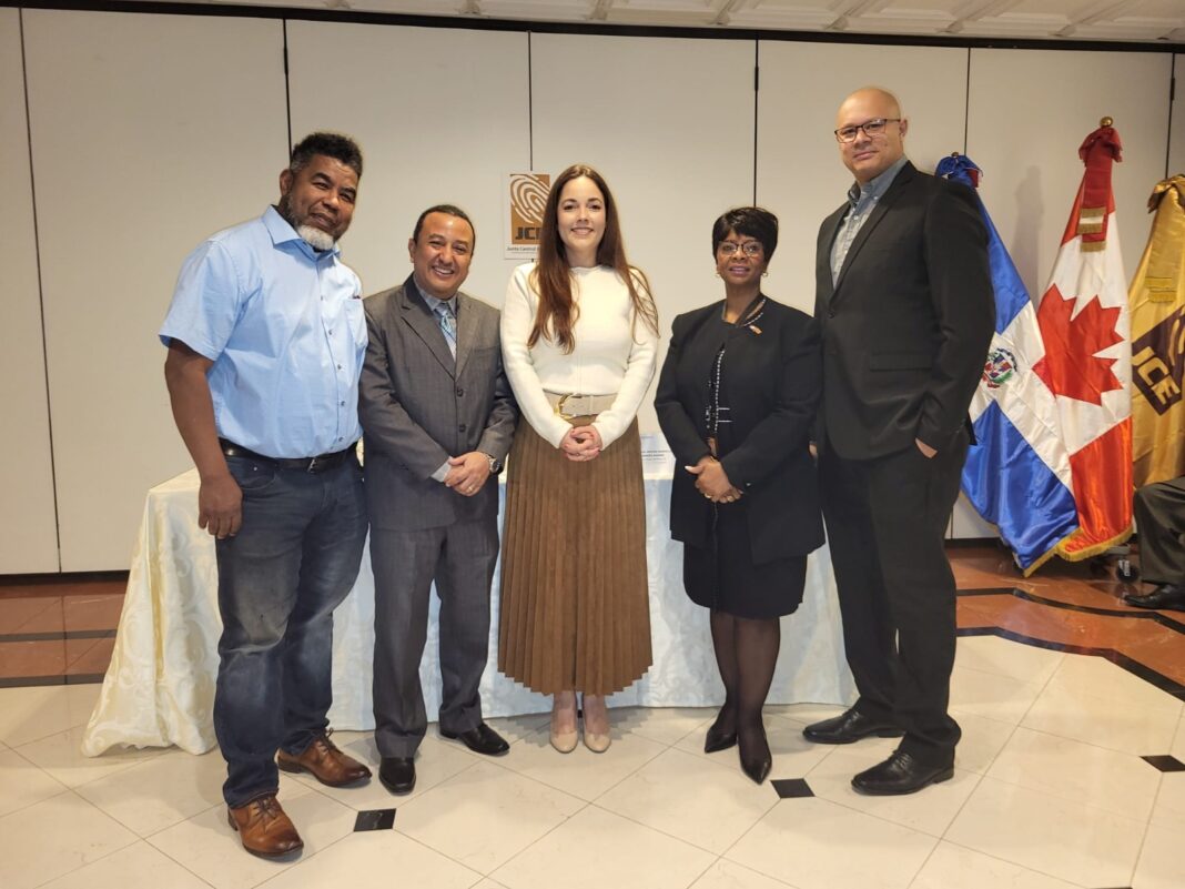 JCE recibe propuestas de aspirantes a miembros de las OCLEE en Curazao, San Martín, Toronto y Montreal JCE recibe propuestas de aspirantes a miembros de las OCLEE en Curazao, San Martín, Toronto y Montreal
