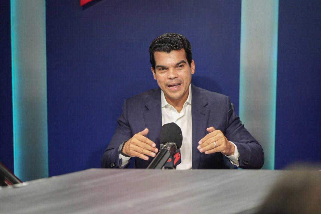 Wellington Arnaud: hoy 2.5 millones de dominicanos más tienen agua potable en sus hogares Wellington Arnaud: hoy 2.5 millones de dominicanos más tienen agua potable en sus hogares