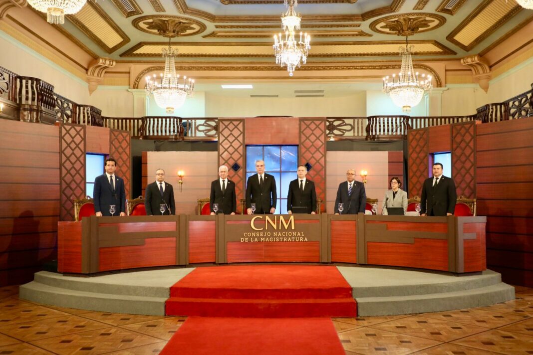 Presidente Abinader encabeza la tercera sesión de vistas públicas del Consejo Nacional de la Magistratura Presidente Abinader encabeza la tercera sesión de vistas públicas del Consejo Nacional de la Magistratura