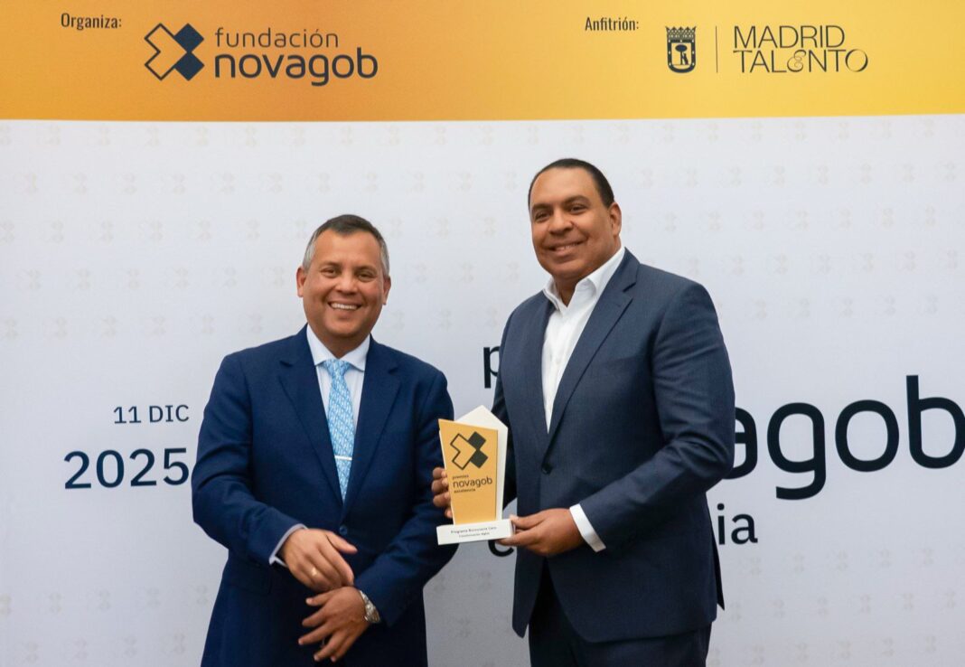 República Dominicana recibe premio NovaGob por el programa Burocracia Cero República Dominicana recibe premio NovaGob por el programa Burocracia Cero