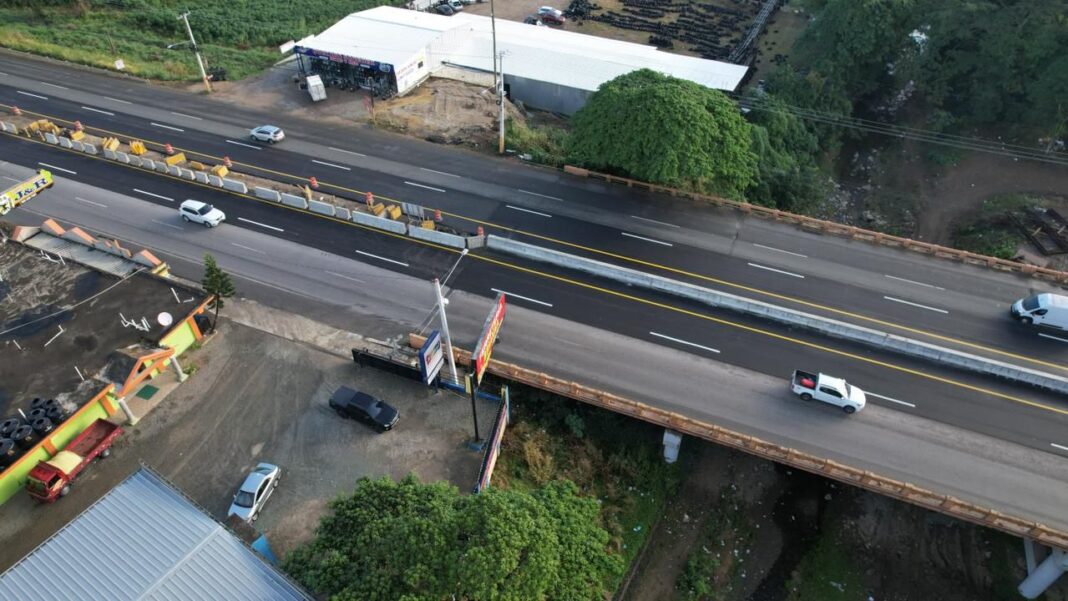 Ministerio de Obras Públicas pone en servicio nuevas soluciones viales para mejorar el tránsito en la Autopista Duarte Ministerio de Obras Públicas pone en servicio nuevas soluciones viales para mejorar el tránsito en la Autopista Duarte