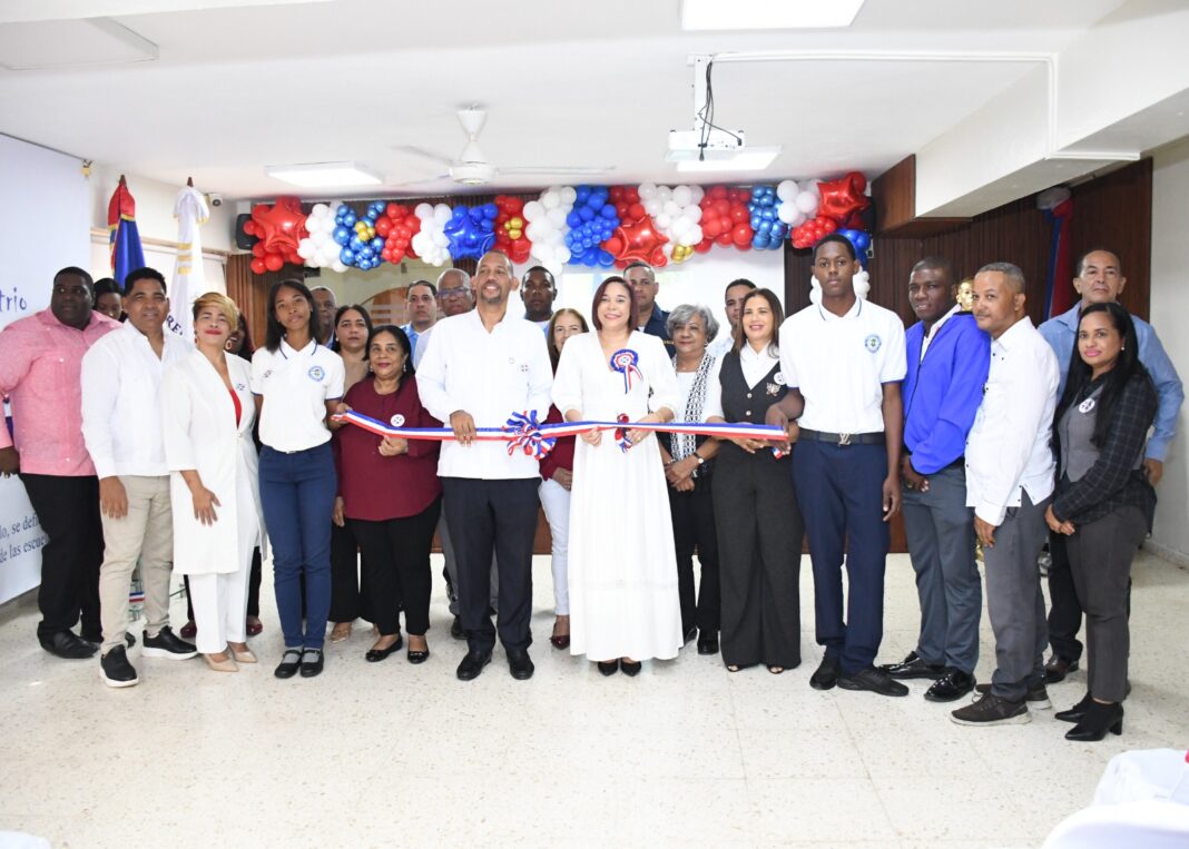 Regional 10 inaugura XIV versión del Trimestre de la Patria Regional 10 inaugura XIV versión del Trimestre de la Patria