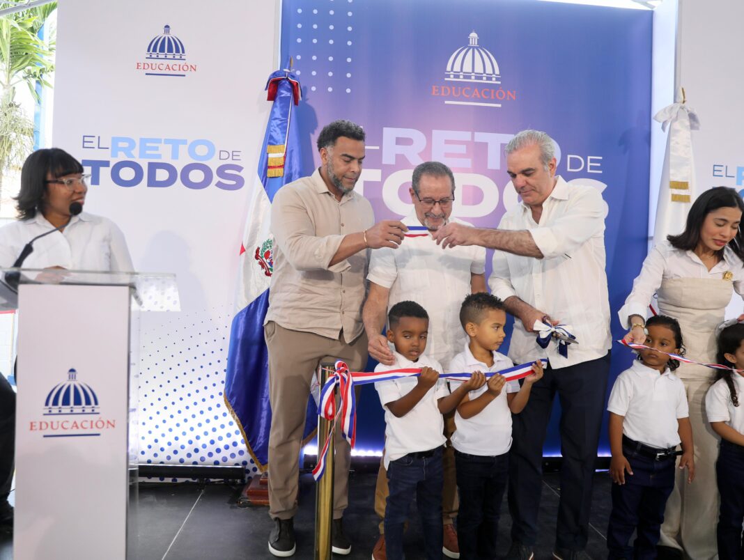 Luis Abinader inaugura centro inicial y honra legado de Nelsy Cruz, en Montecristi, beneficiará 175 niños Luis Abinader inaugura centro inicial y honra legado de Nelsy Cruz, en Montecristi, beneficiará 175 niños