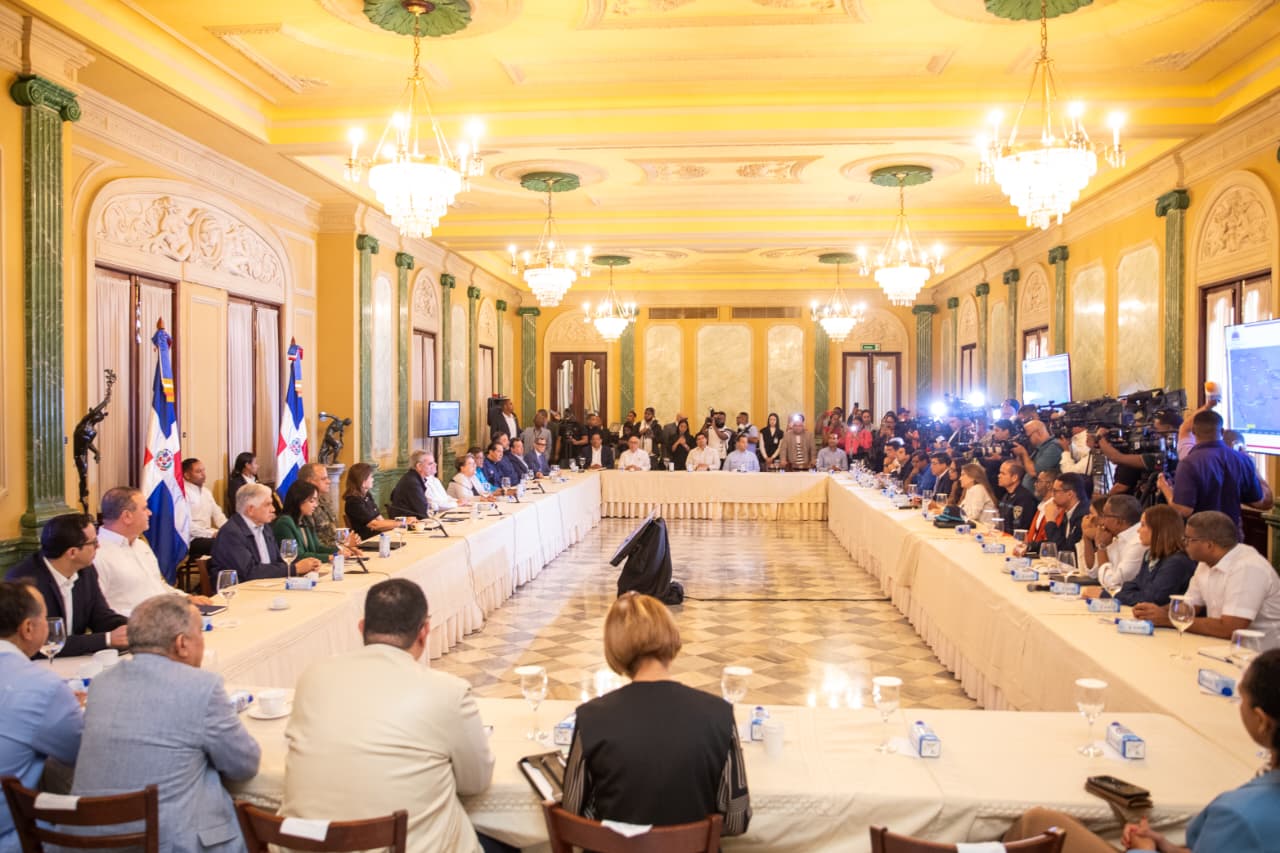 Presidente Abinader dice prioridad del Gobierno es salvar vidas ...
