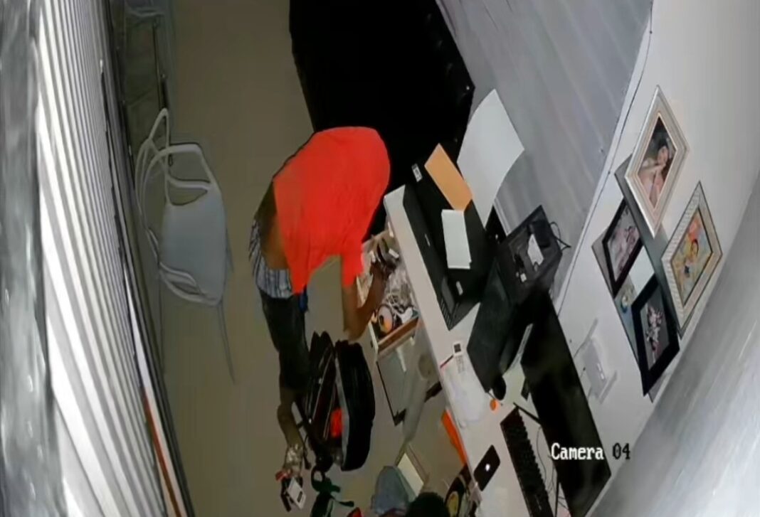 Antisociales penetran a estudio fotográfico en Villa Mella Antisociales penetran a estudio fotográfico en Villa Mella