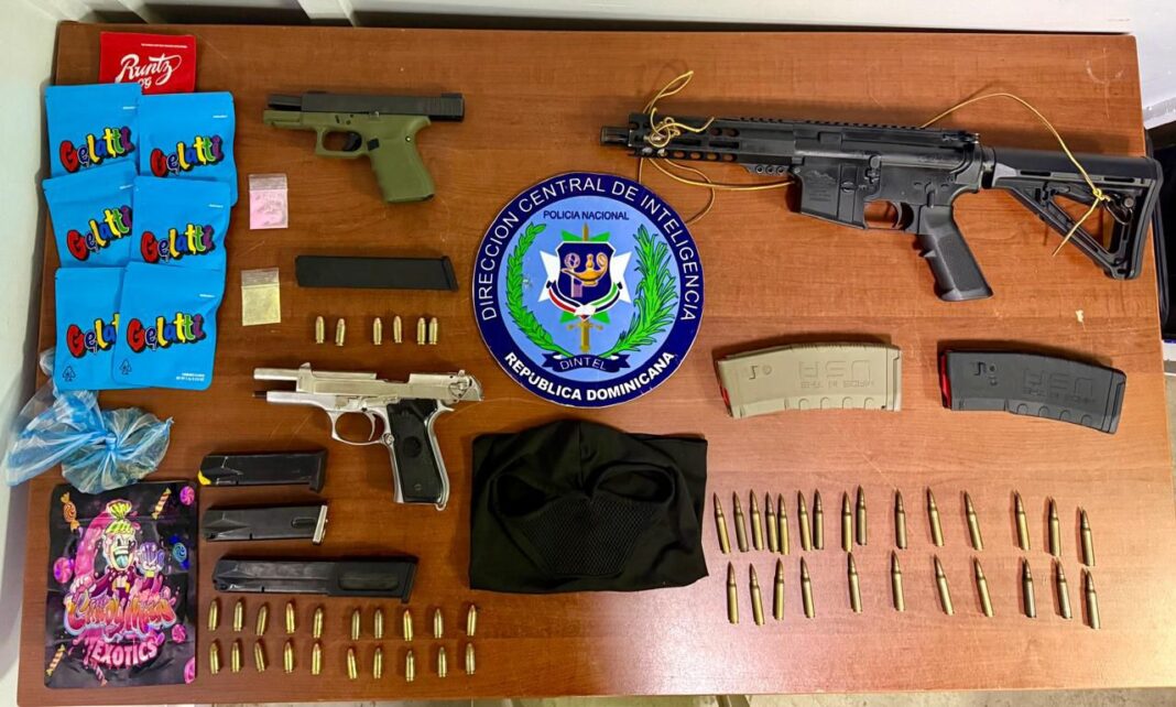Desmantelan presunta banda en Sajoma, ocupan fusil, pistolas y otras evidencias; 17 detenidos Desmantelan presunta banda en Sajoma, ocupan fusil, pistolas y otras evidencias; 17 detenidos