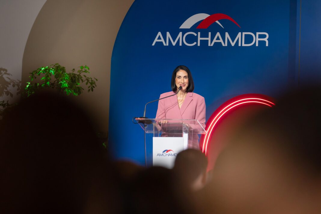 Primera dama resalta las alianzas y la corresponsabilidad como claves para el desarrollo en almuerzo de AMCHAMDR Primera dama resalta las alianzas y la corresponsabilidad como claves para el desarrollo en almuerzo de AMCHAMDR