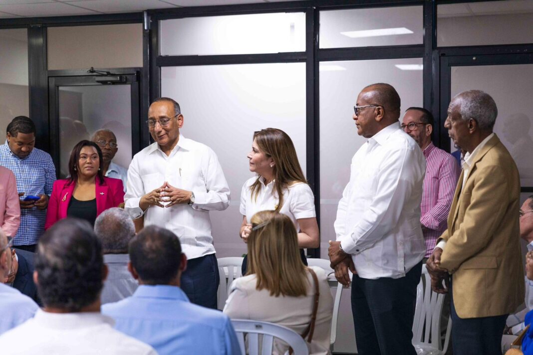 Rafael Santos se suma al proyecto de Carolina y fortalece su estructura política en el Cibao y todo el país Rafael Santos se suma al proyecto de Carolina y fortalece su estructura política en el Cibao y todo el país