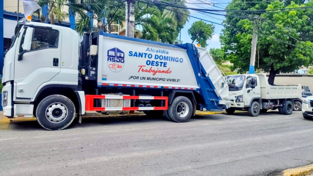Alcaldía SDO incorpora nuevos camiones para fortalecer recogida de basura Alcaldía SDO incorpora nuevos camiones para fortalecer recogida de basura