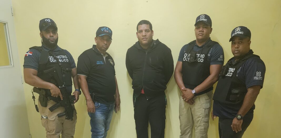 Durante operativo en Arroyo Hondo arrestan a Wilkin García Peguero “Mantequilla” Durante operativo en Arroyo Hondo arrestan a Wilkin García Peguero “Mantequilla”