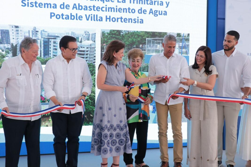 Raquel Peña inaugura en Santiago obras de agua potable por un monto superior a los 160 millones de pesos Raquel Peña inaugura en Santiago obras de agua potable por un monto superior a los 160 millones de pesos