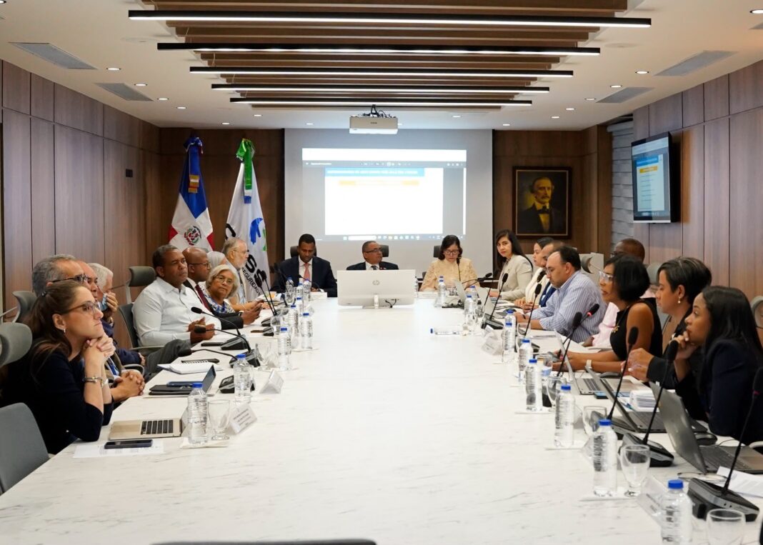 CNSS evalúa propuesta para la creación de un Fondo de Medicamentos de Alto Costo CNSS evalúa propuesta para la creación de un Fondo de Medicamentos de Alto Costo