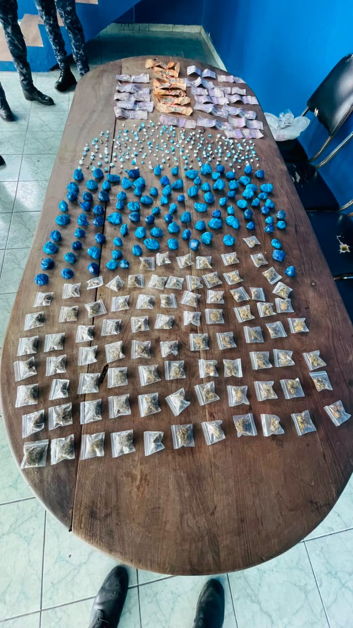 Ocupan armas de fuego, drogas, máquinas tragamonedas, bocinas en operativos Ocupan armas de fuego, drogas, máquinas tragamonedas, bocinas en operativos