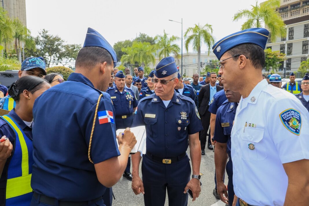 PN evacúa en tres minutos a 1,464 agentes durante simulacro de terremoto PN evacúa en tres minutos a 1,464 agentes durante simulacro de terremoto
