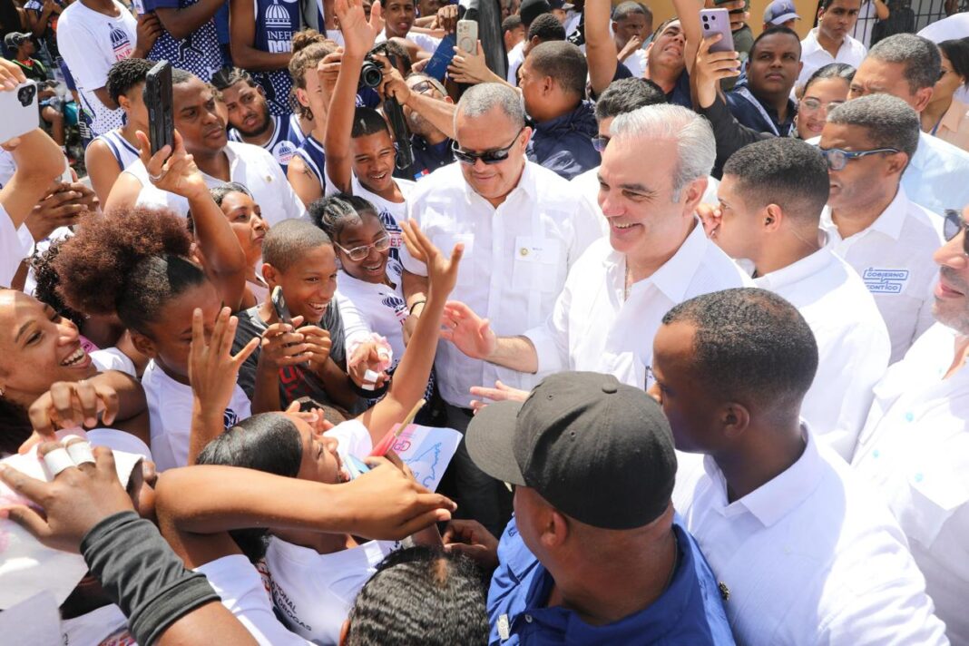 Presidente Abinader desarrollará amplia agenda en Peravia y San Cristóbal este fin de semana Presidente Abinader desarrollará amplia agenda en Peravia y San Cristóbal este fin de semana